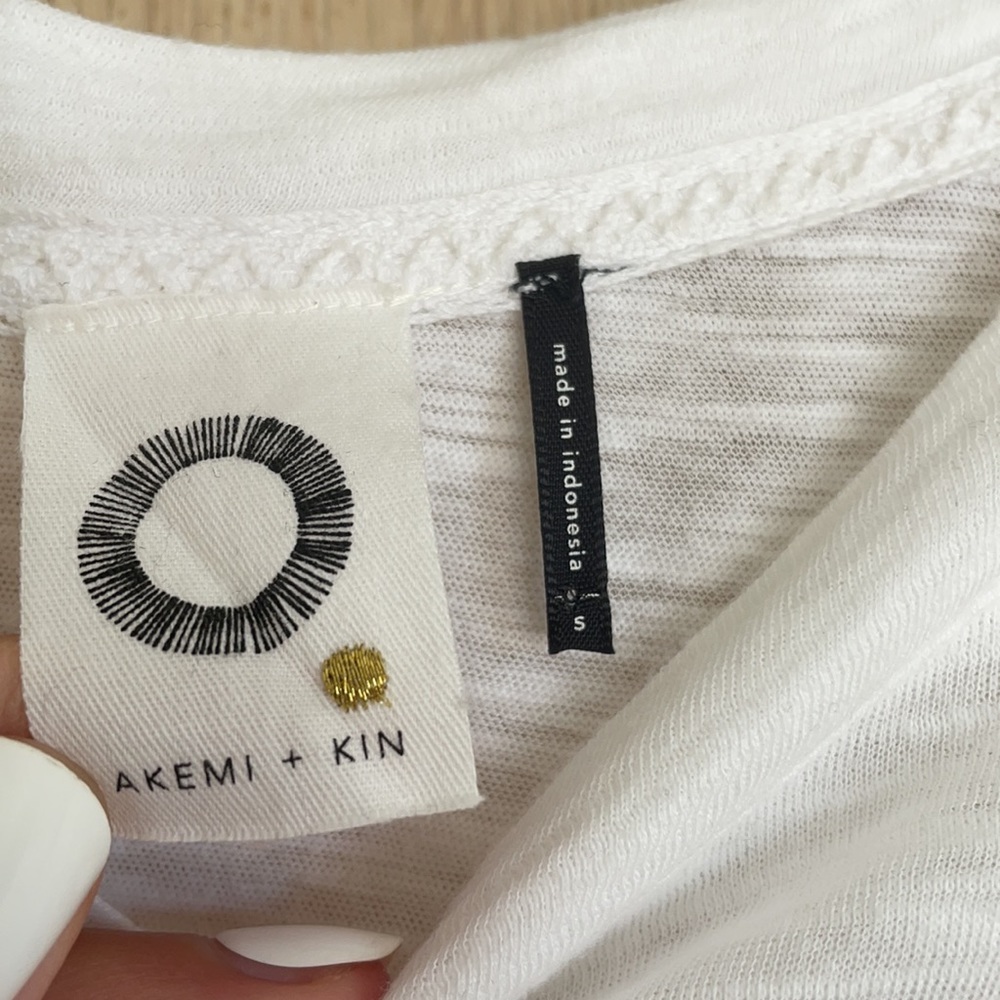 Anthropologie - Akemi & Kim White TShirt - Picture 4 of 5